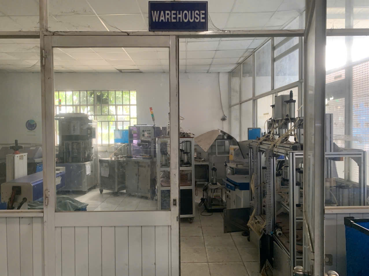 Machine warehouse.jpg